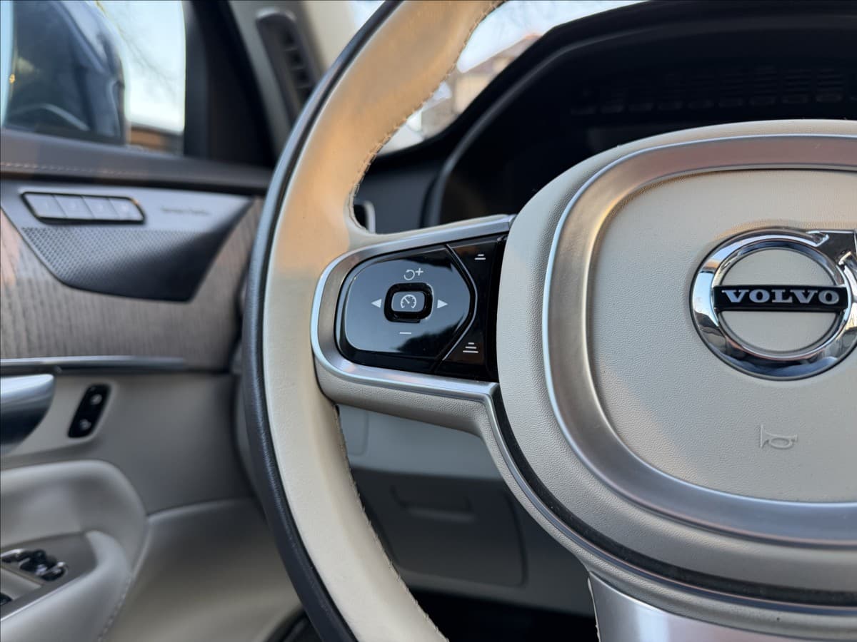 2022 Volvo Xc90 - 15