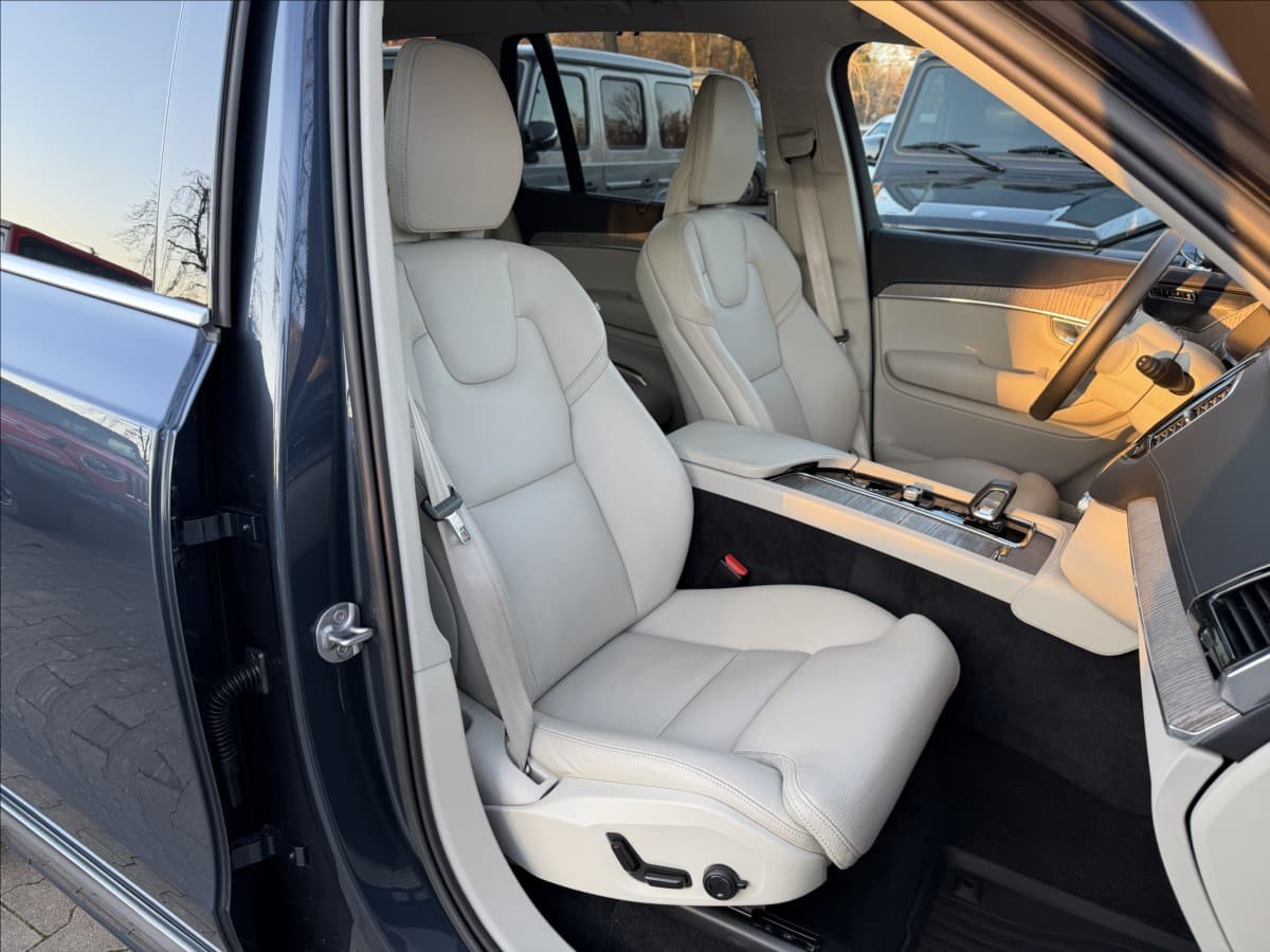 2022 Volvo Xc90 - 9