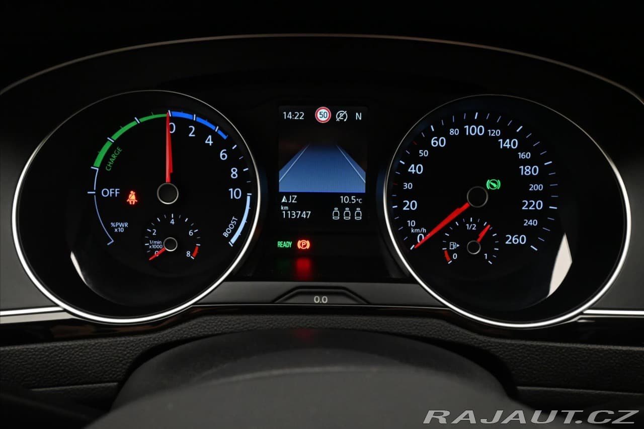 2020 Volkswagen Passat - 16