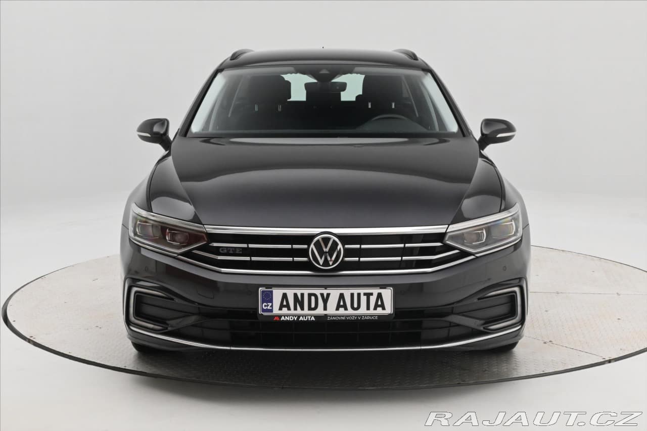 2020 Volkswagen Passat - 2