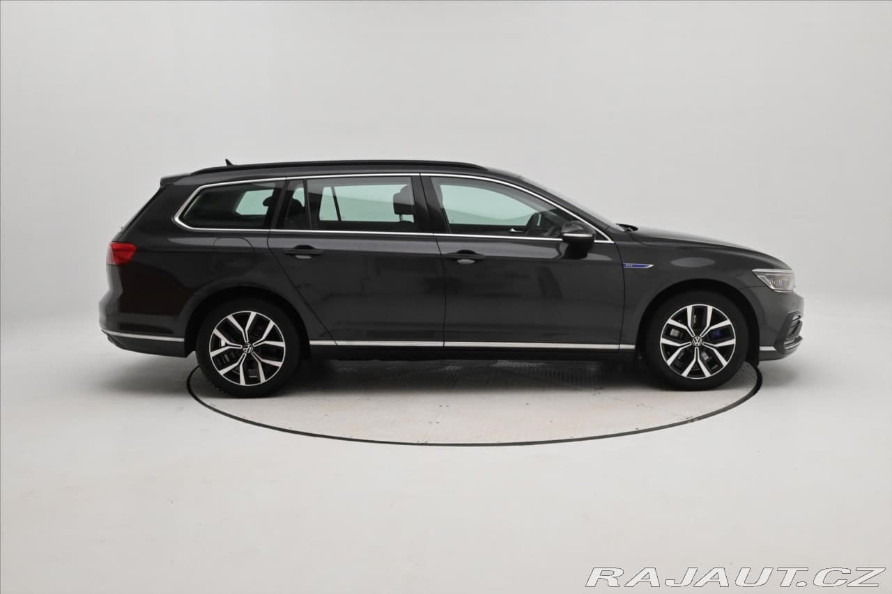 2020 Volkswagen Passat - 4