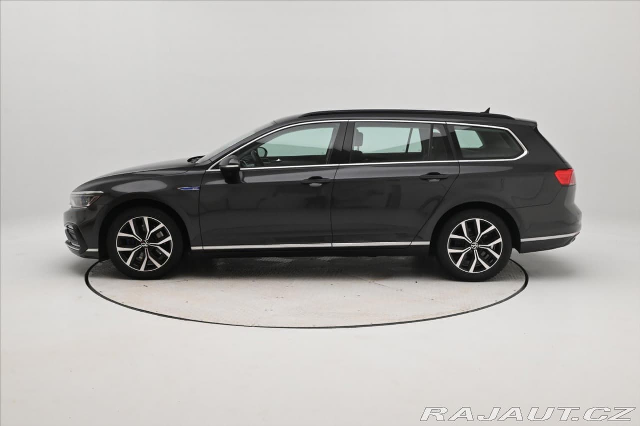 2020 Volkswagen Passat - 8