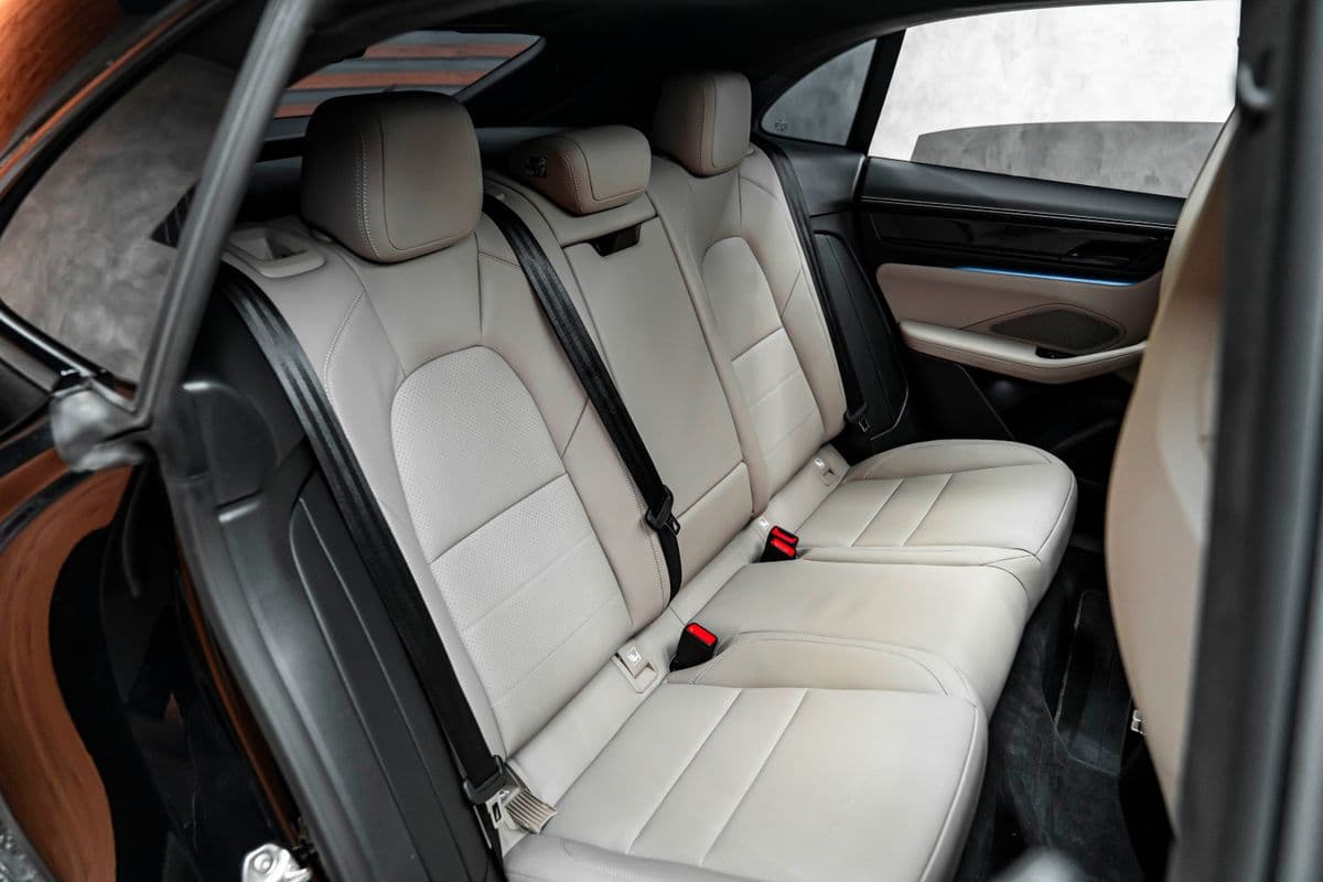 2025 Porsche Macan - 20