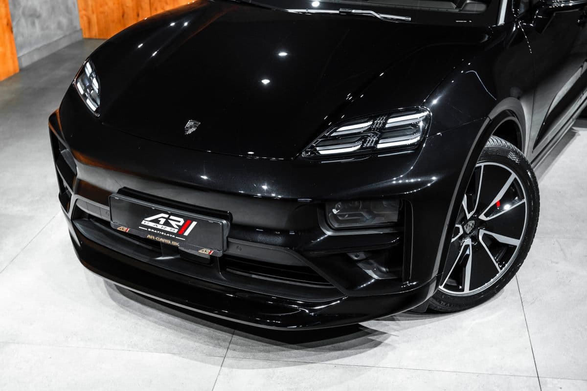 2025 Porsche Macan - 4