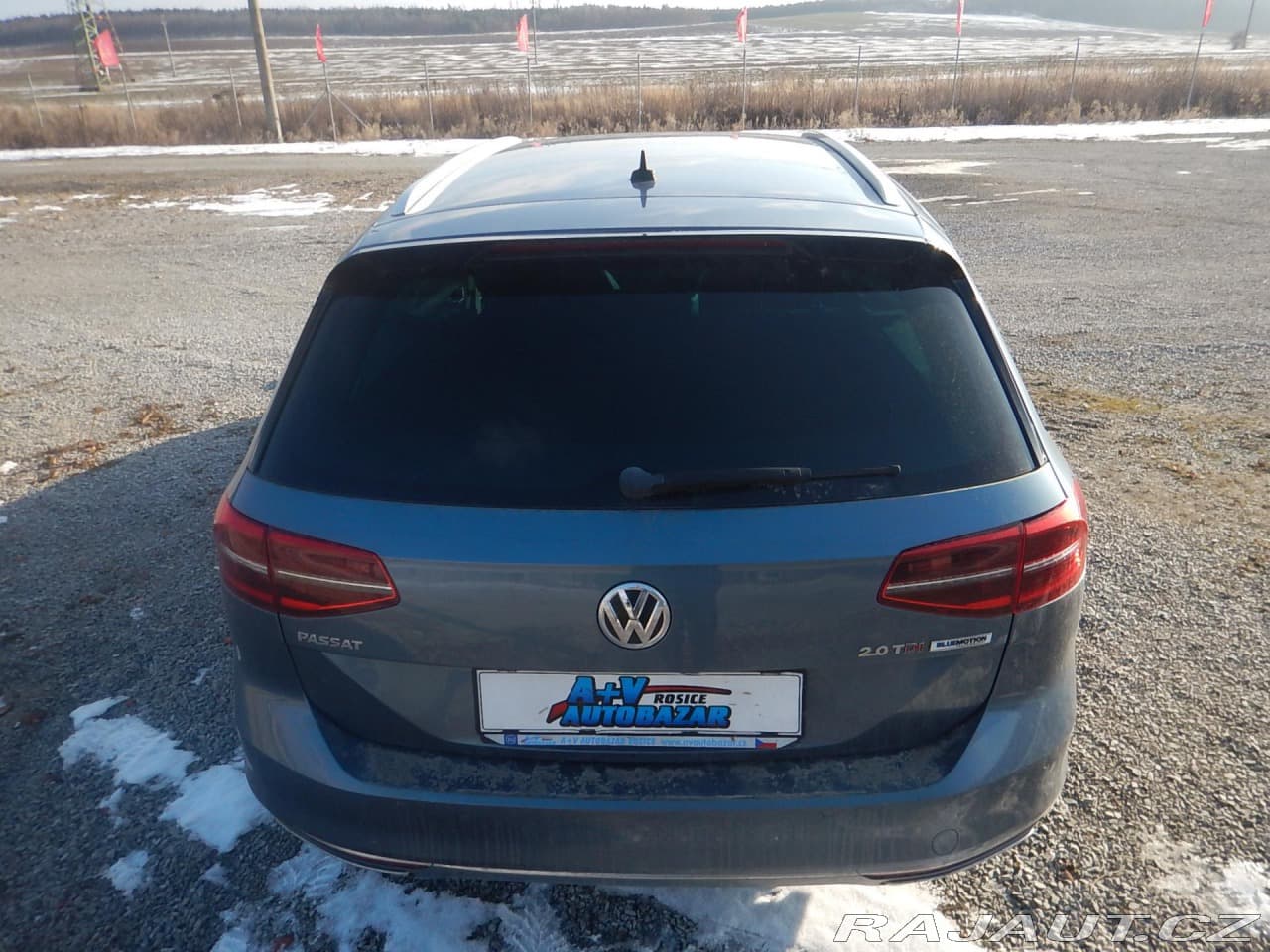 2015 Volkswagen Passat - 11