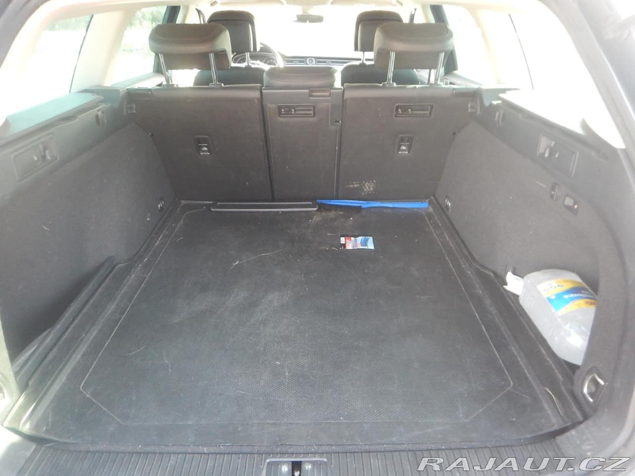 2015 Volkswagen Passat - 12