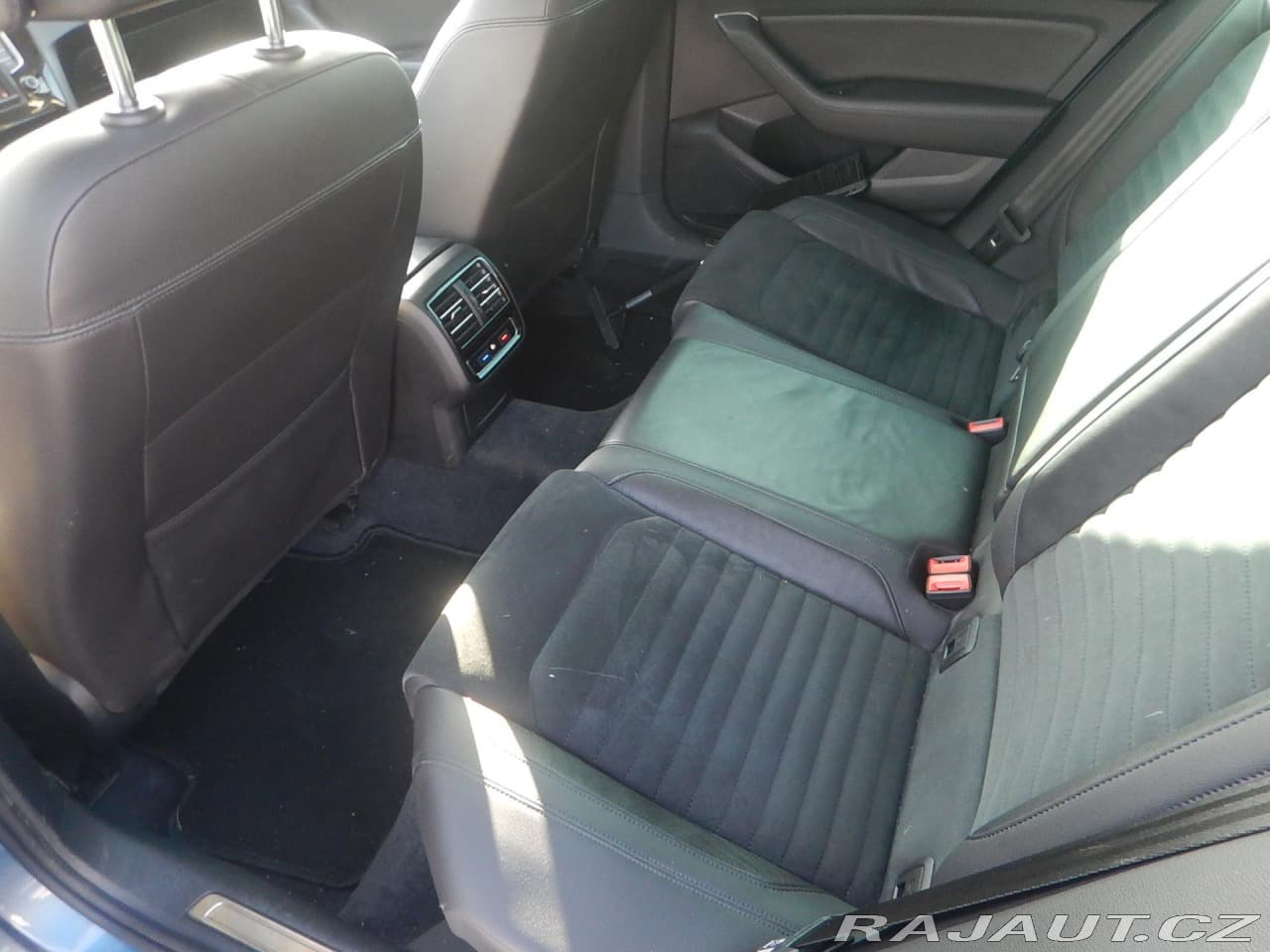 2015 Volkswagen Passat - 13