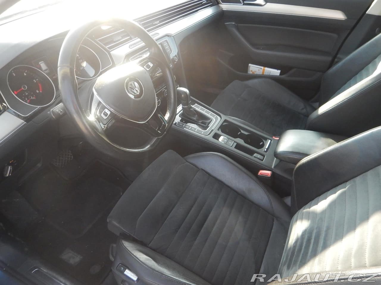 2015 Volkswagen Passat - 14