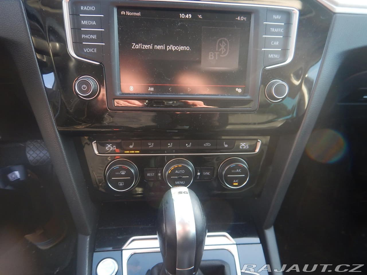 2015 Volkswagen Passat - 16