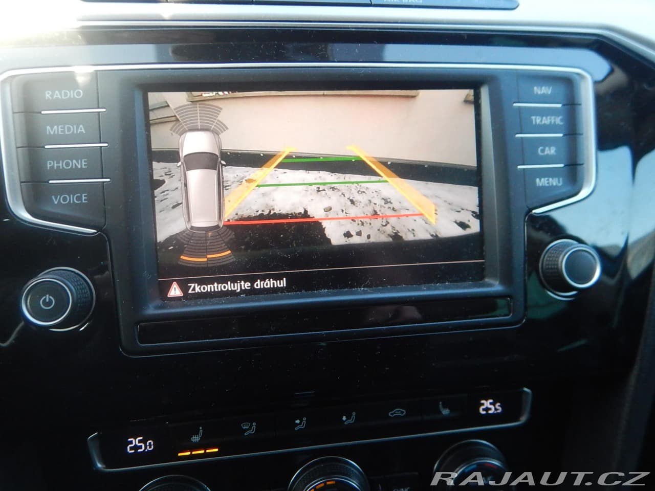 2015 Volkswagen Passat - 19