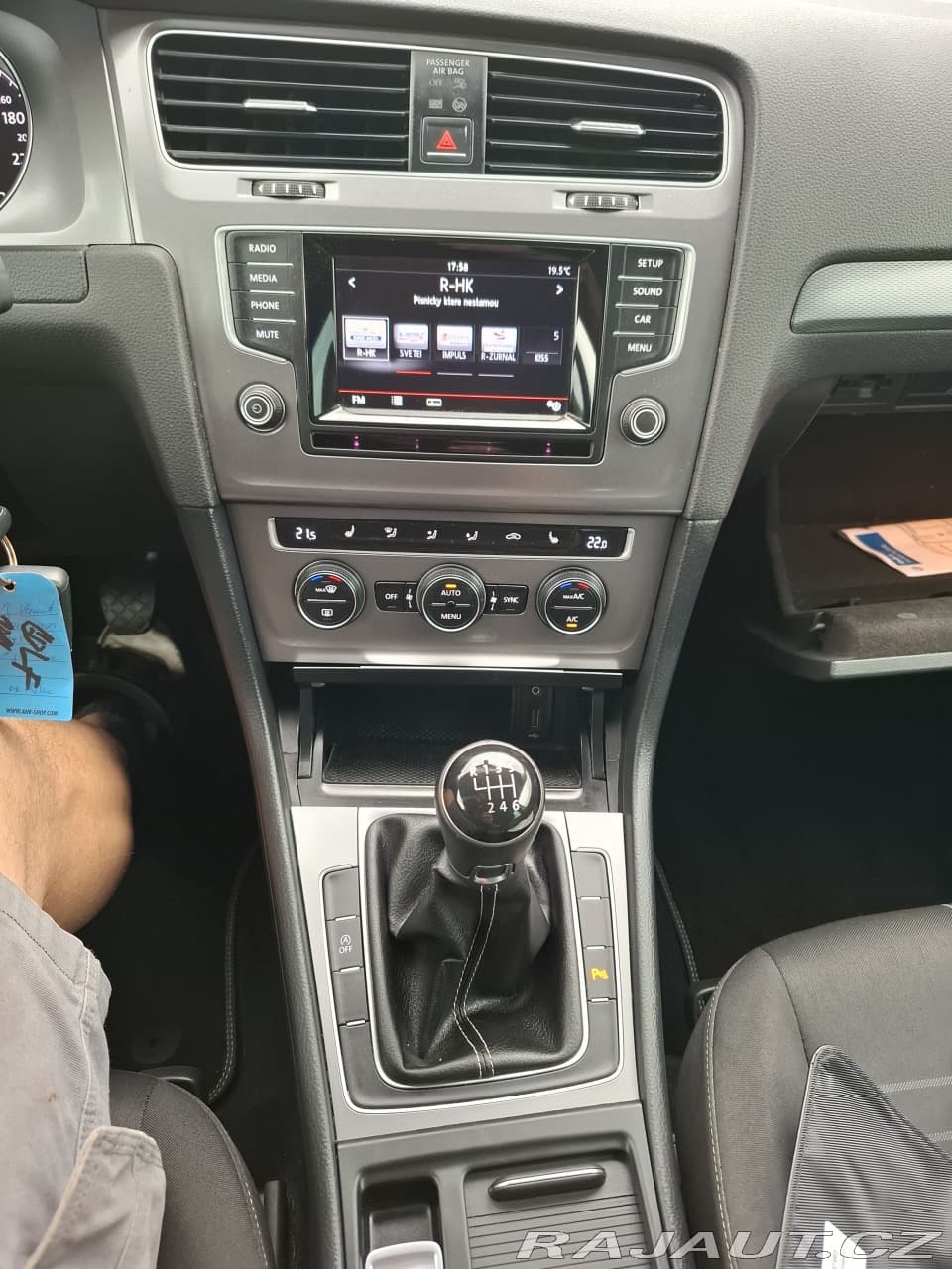 2016 Volkswagen Golf - 9