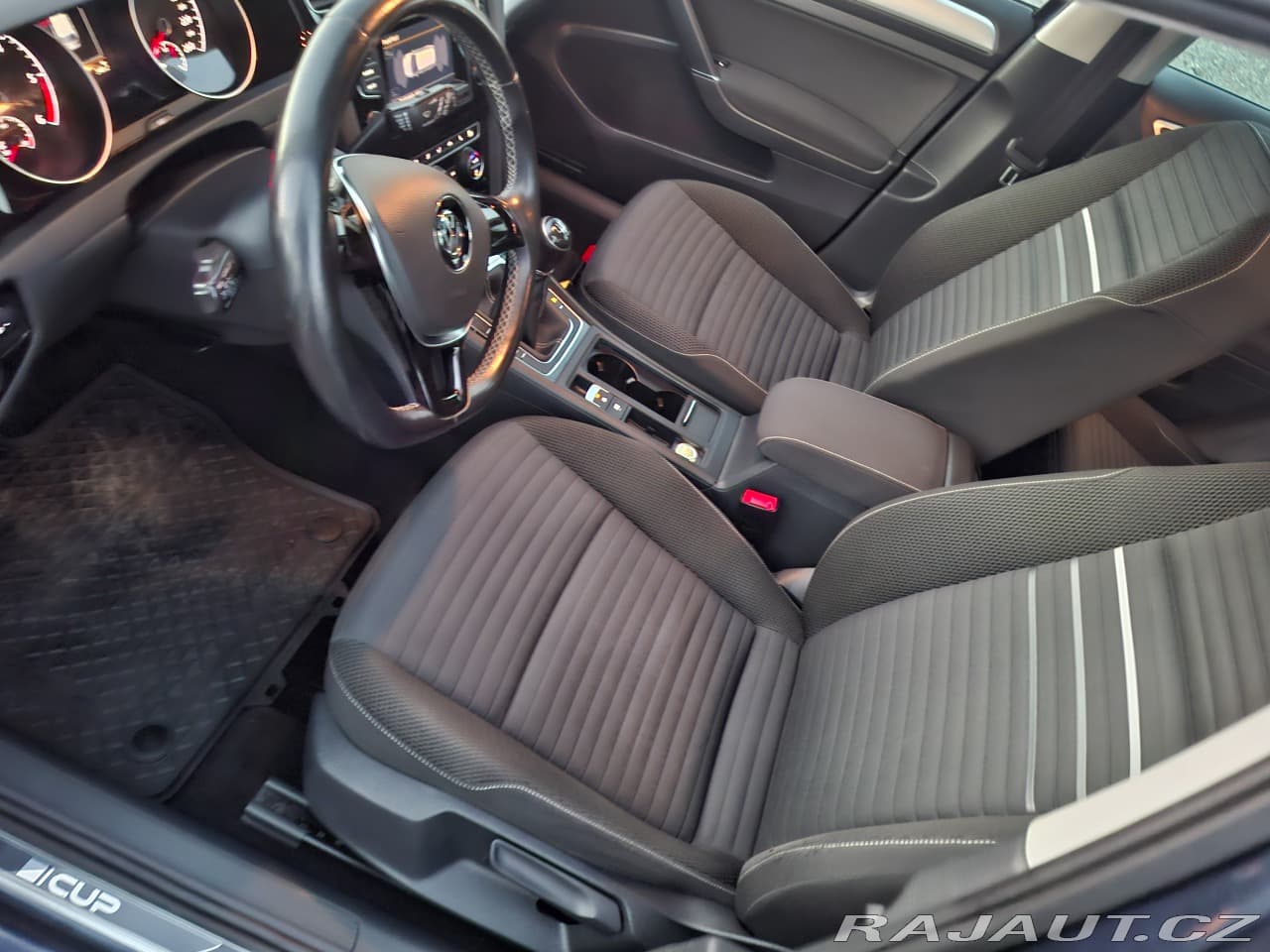 2016 Volkswagen Golf - 11