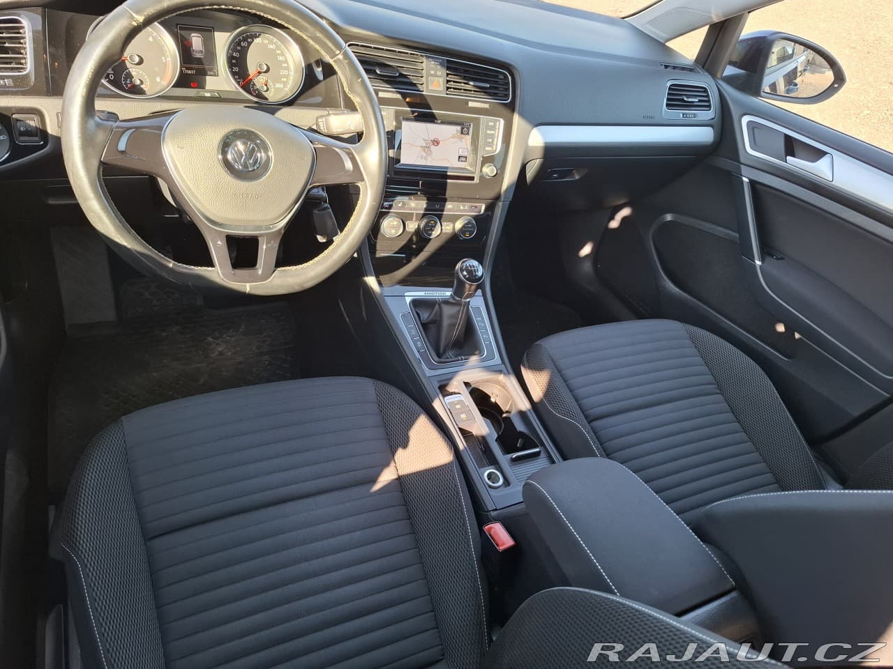 2016 Volkswagen Golf - 12