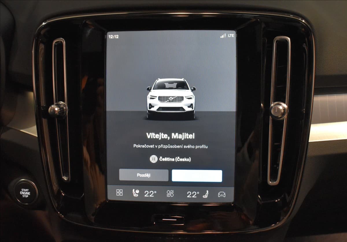 2025 Volvo Xc40 - 10