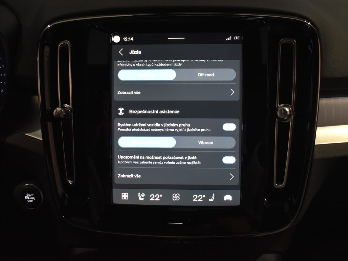 2025 Volvo Xc40 - 18