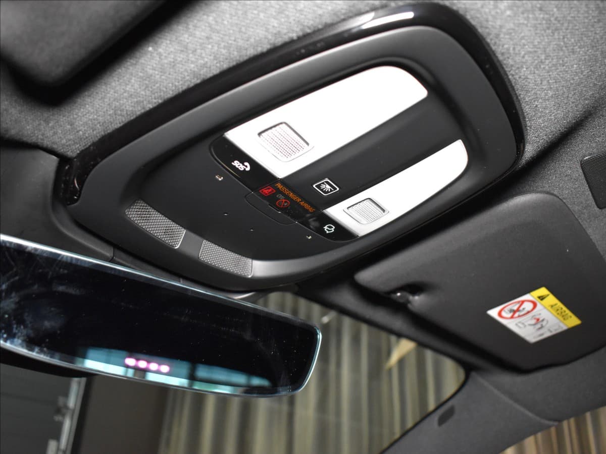 2025 Volvo Xc40 - 19