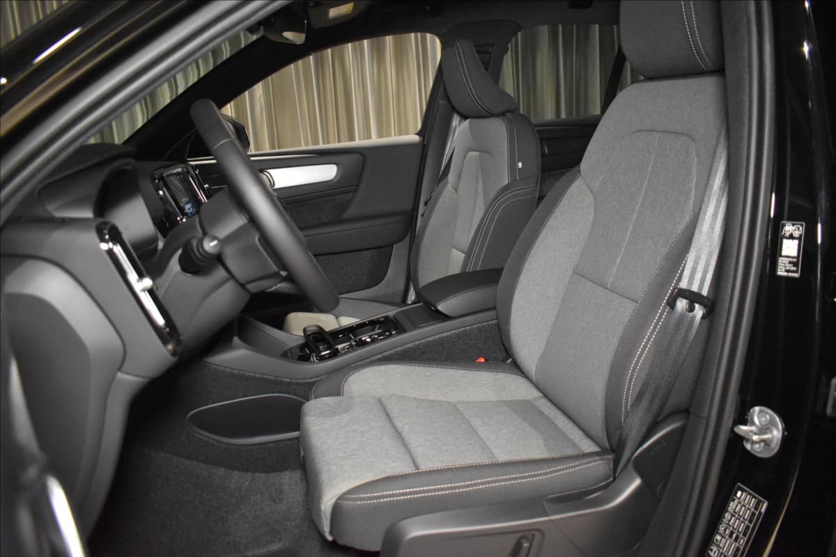 2025 Volvo Xc40 - 7