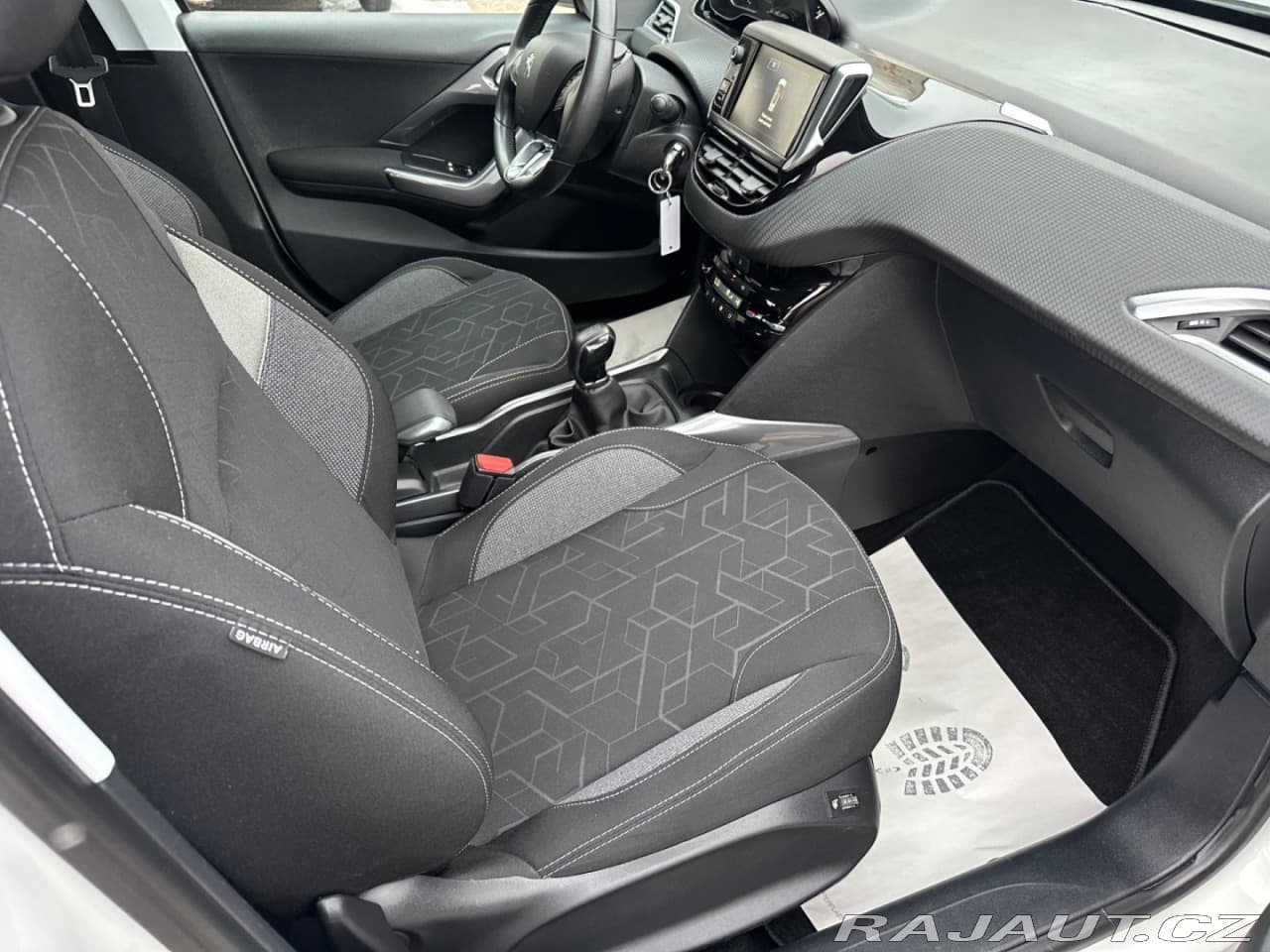 2016 Peugeot 2008 - 13