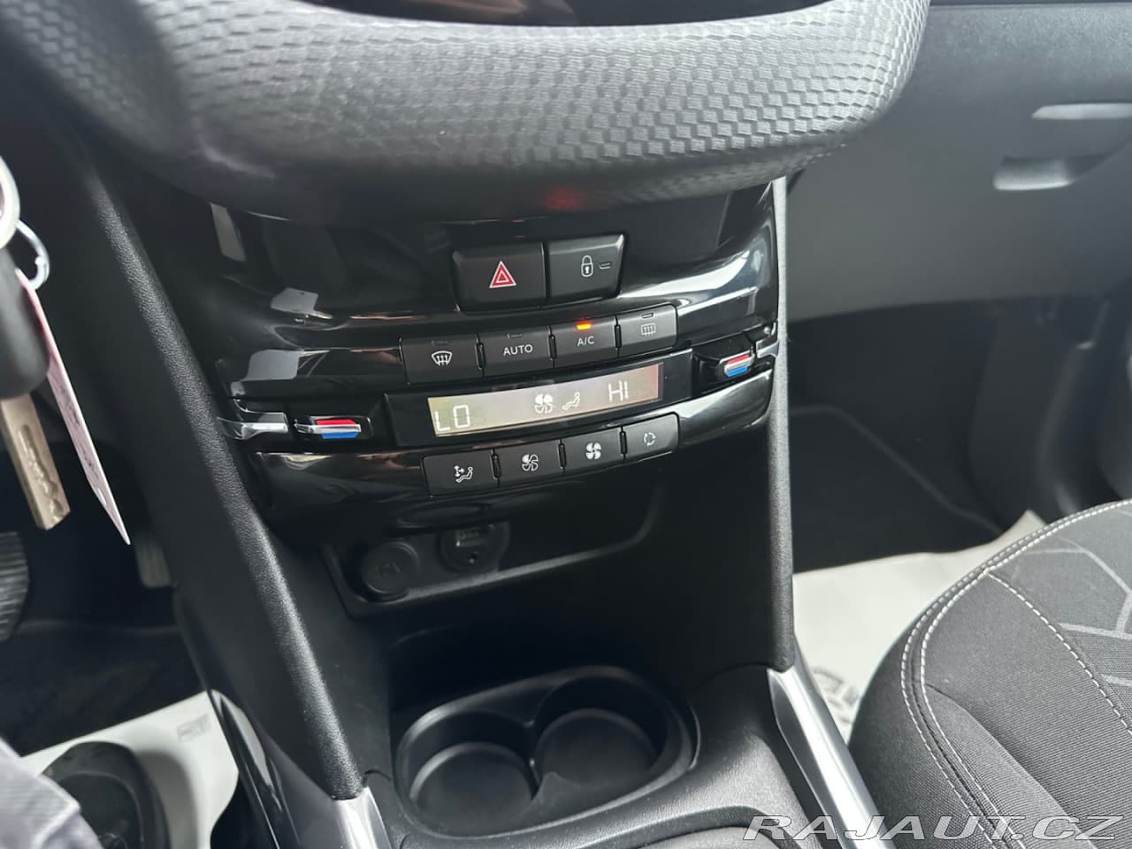 2016 Peugeot 2008 - 19