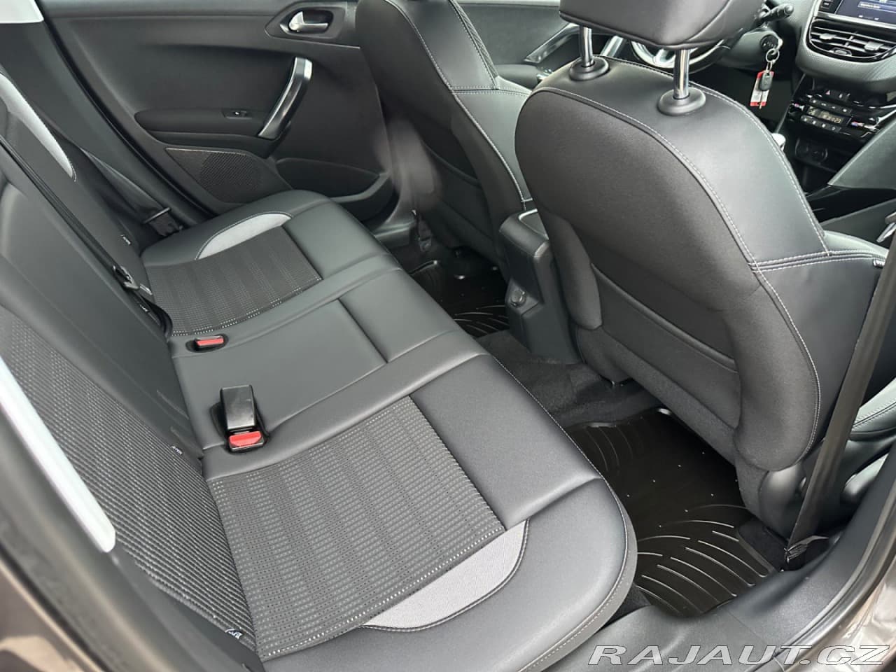 2016 Peugeot 2008 - 12