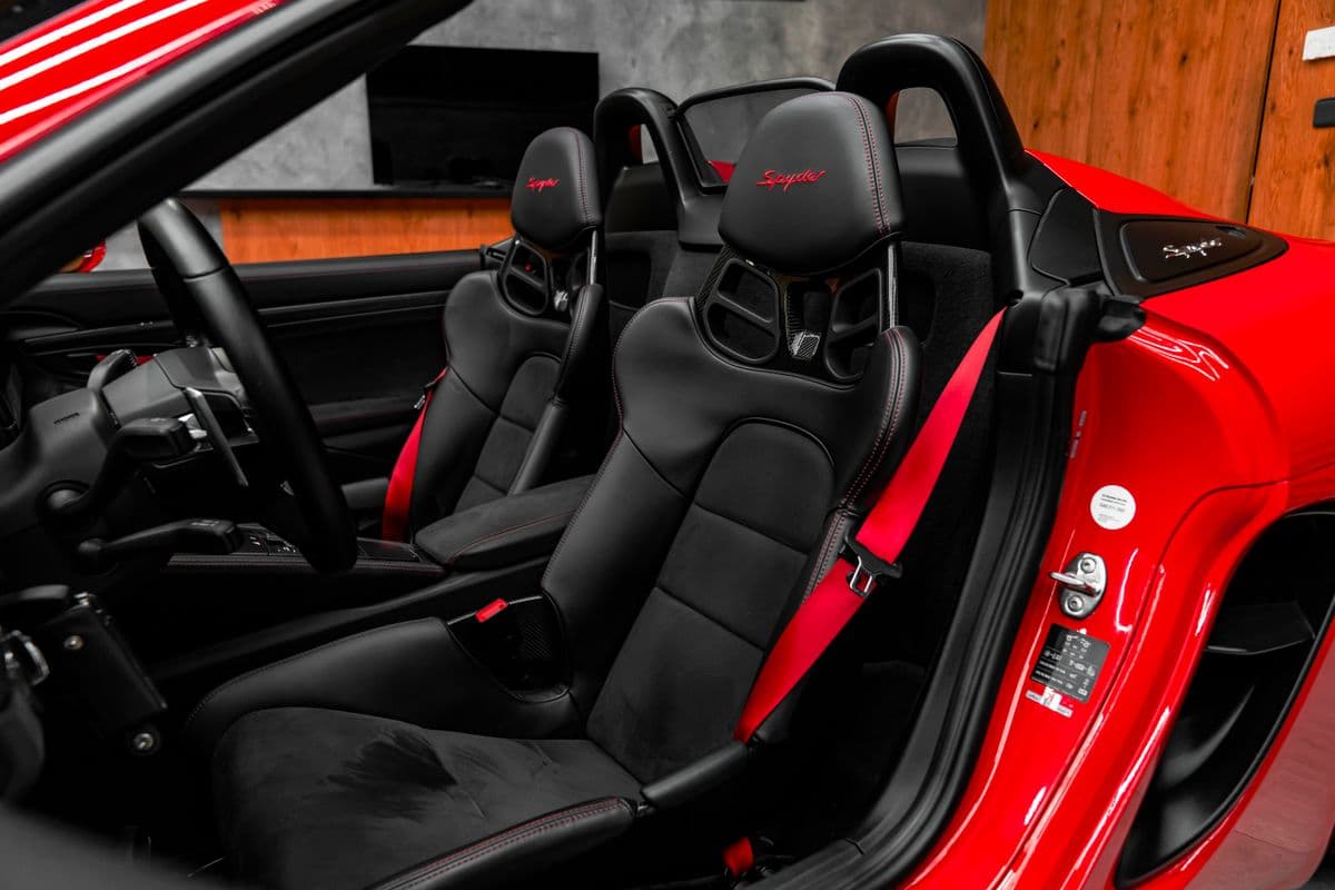 2021 Porsche 718 - 12