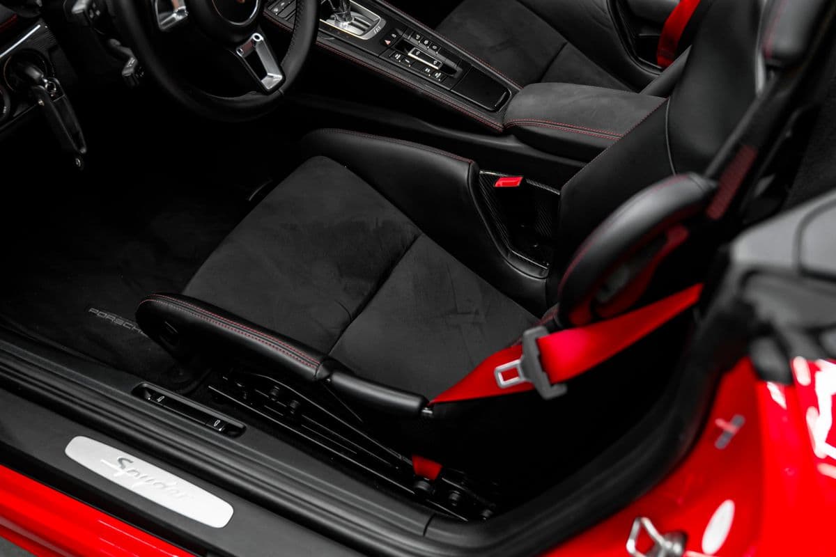 2021 Porsche 718 - 17