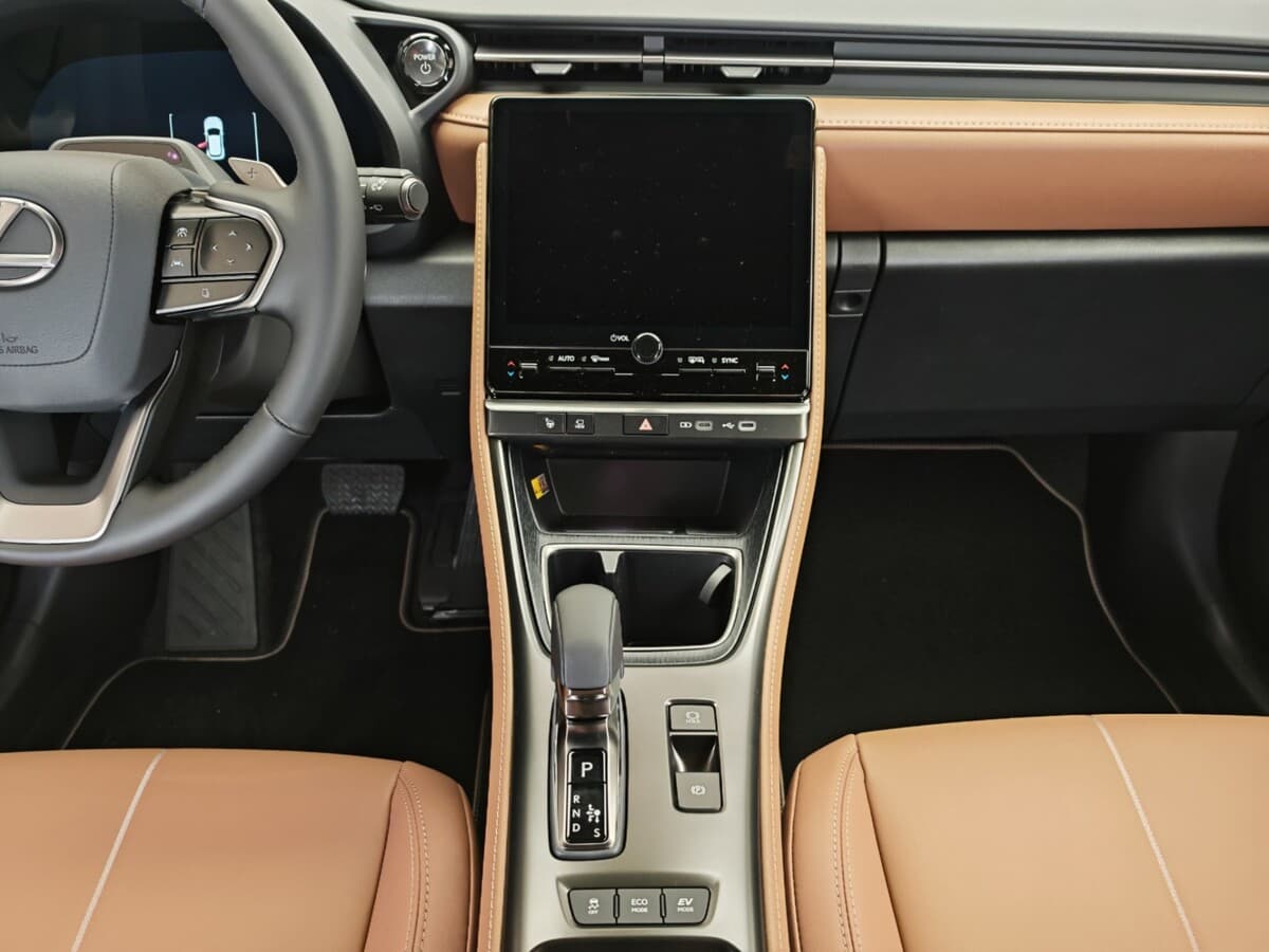 2025 Lexus Ostatní - 16