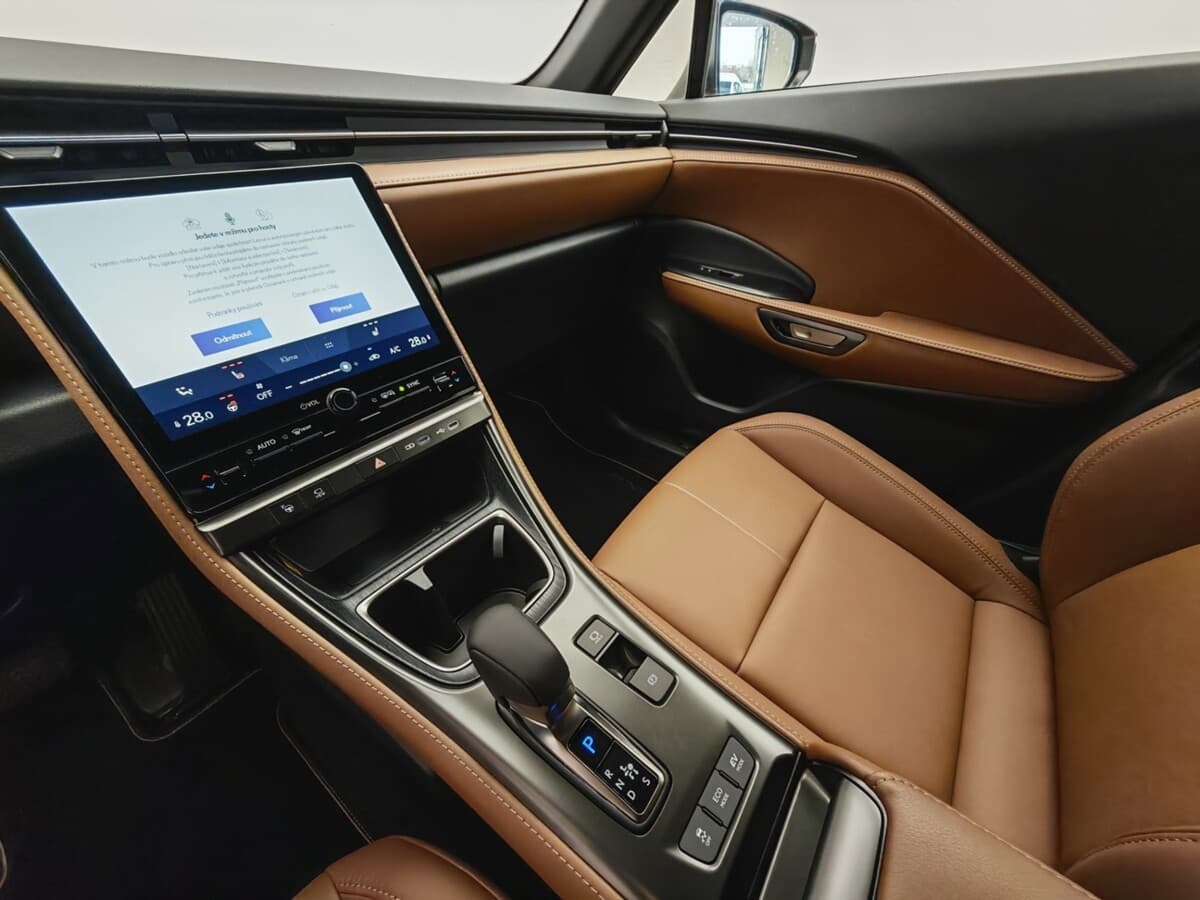 2025 Lexus Ostatní - 18