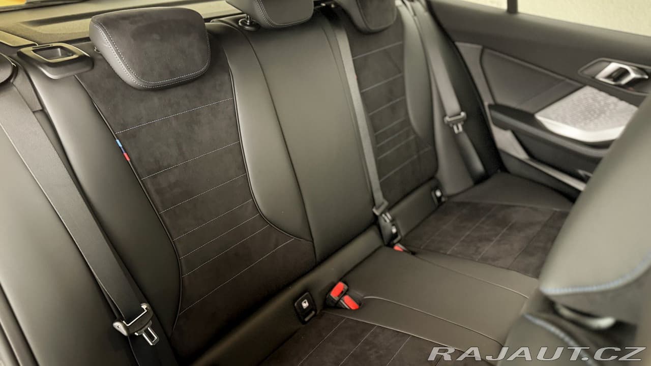 2025 BMW 1-Series - 19