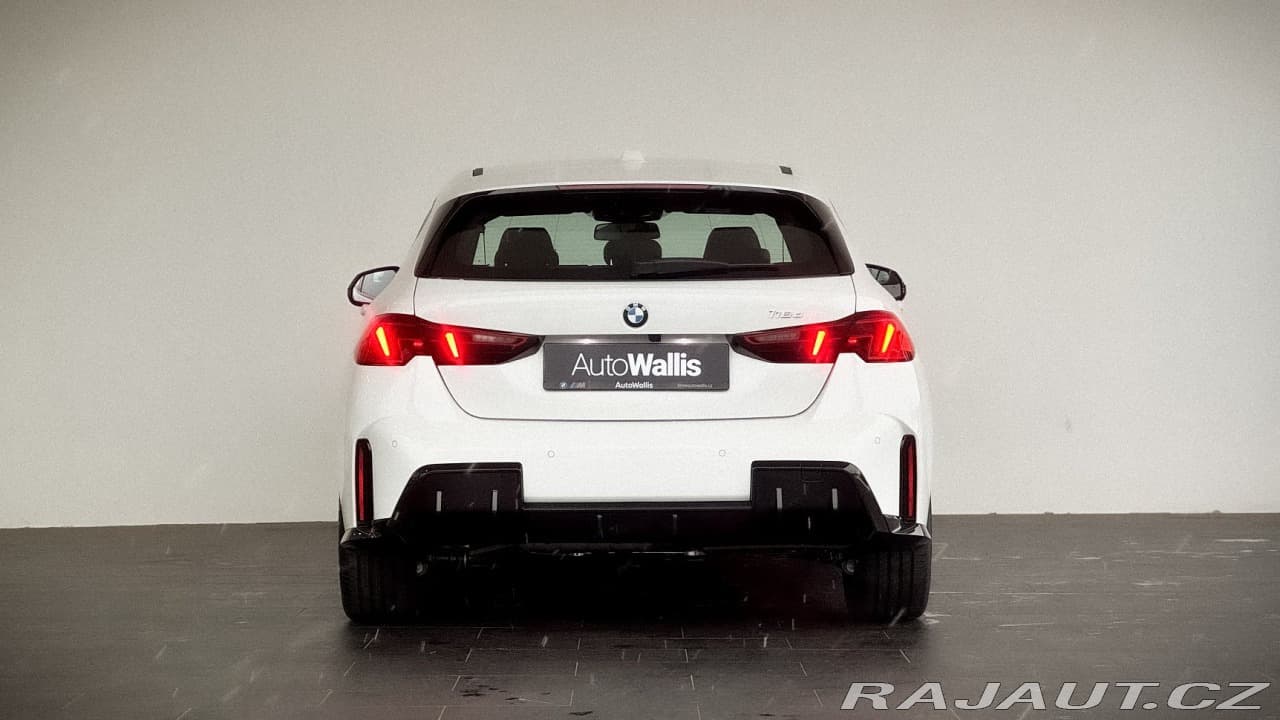 2025 BMW 1-Series - 9