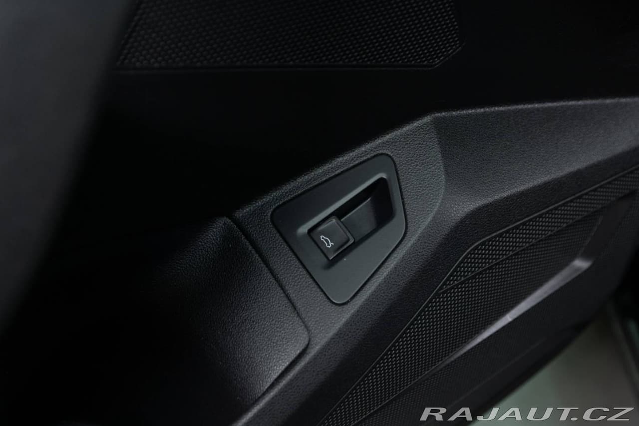 2019 Volkswagen Touareg - 10