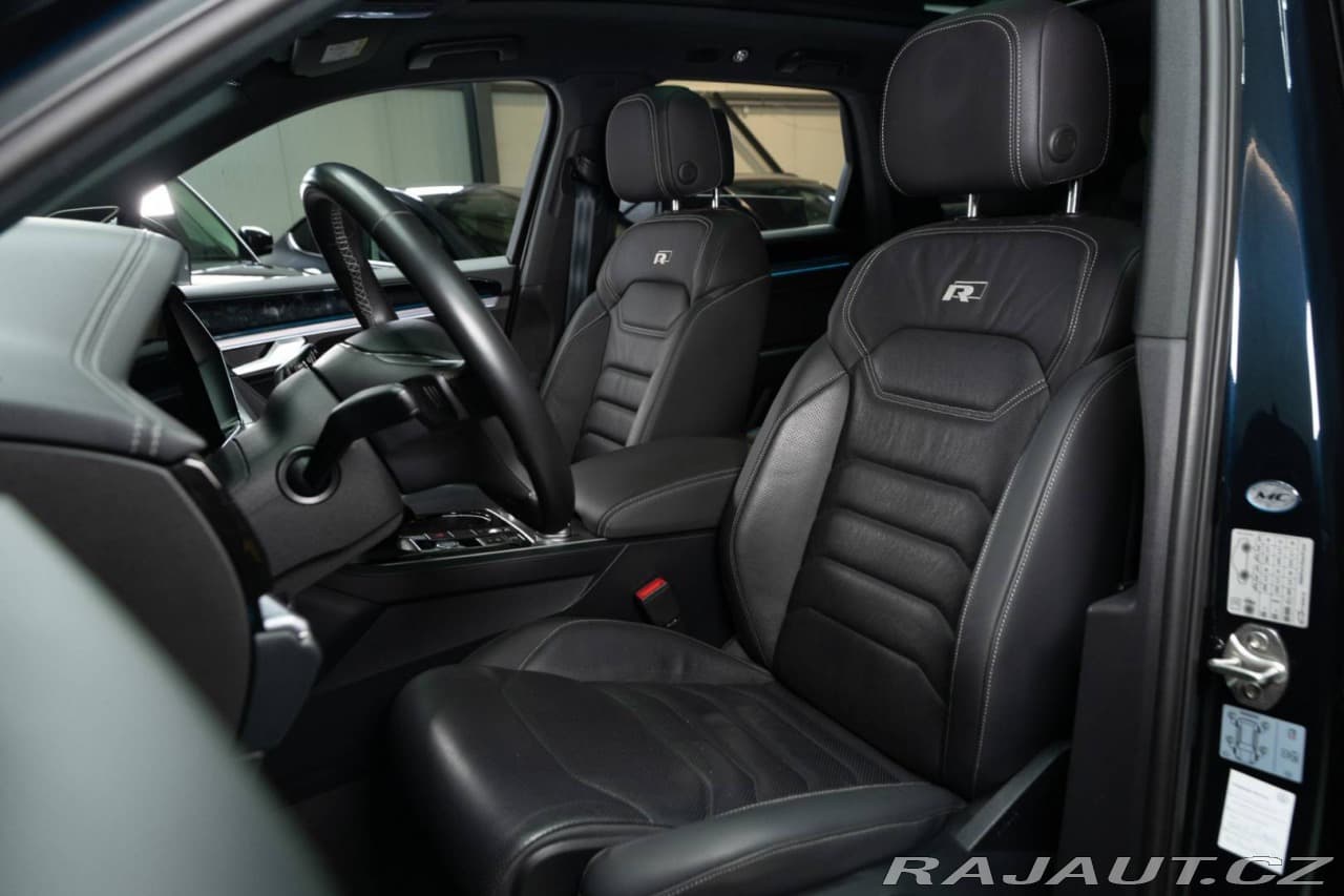 2019 Volkswagen Touareg - 11