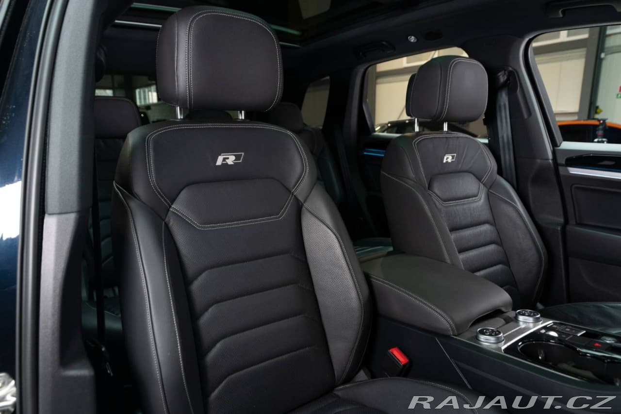 2019 Volkswagen Touareg - 14