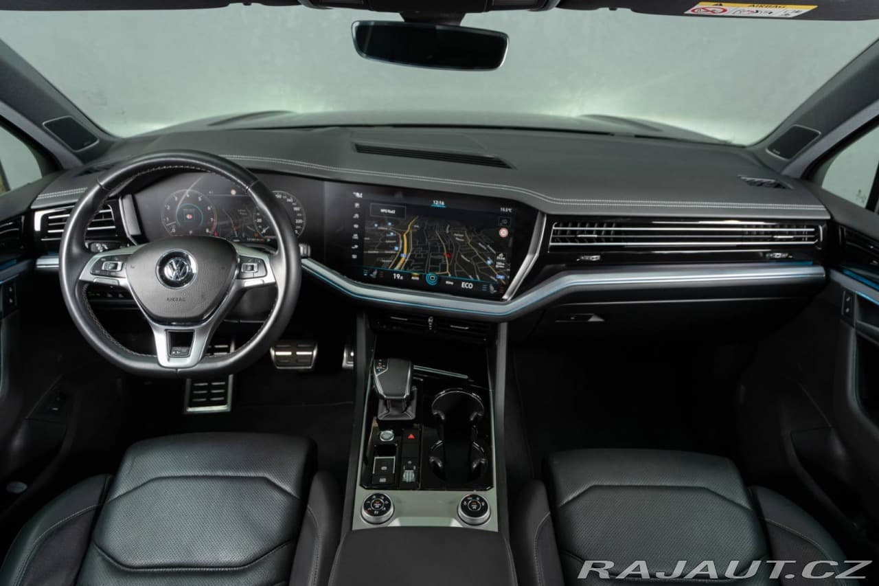 2019 Volkswagen Touareg - 15