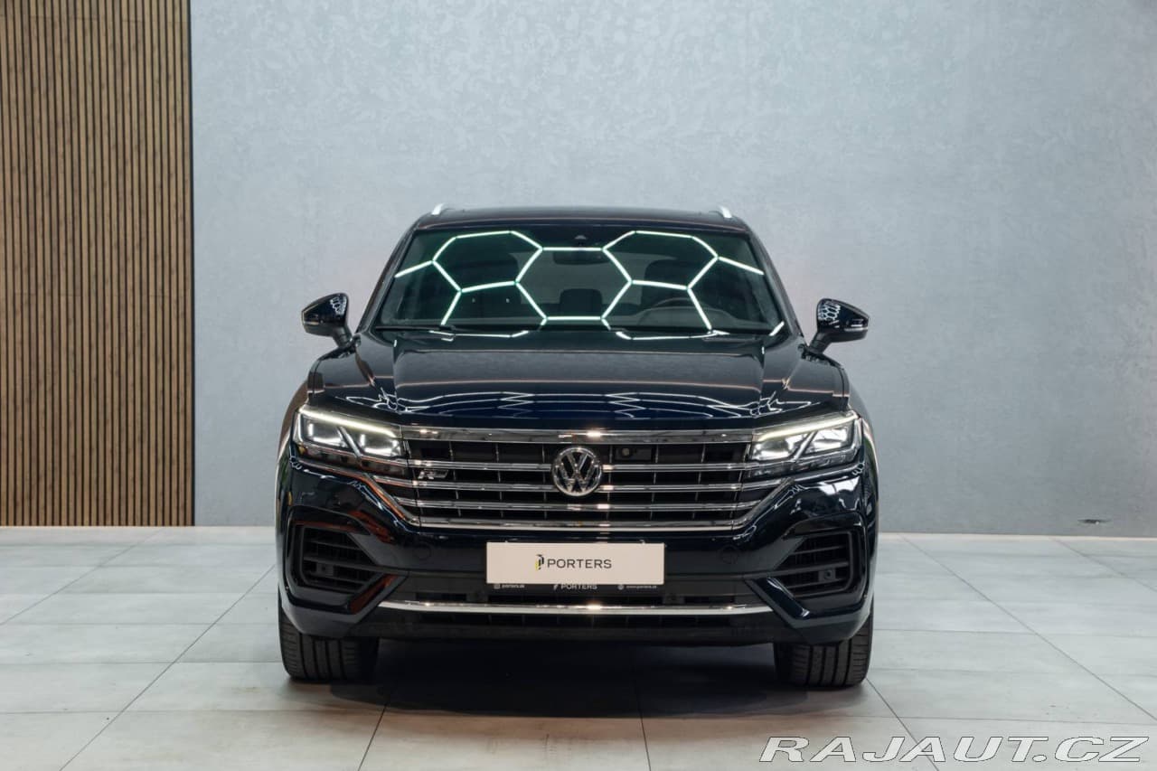 2019 Volkswagen Touareg - 2