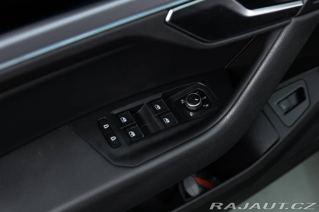 2019 Volkswagen Touareg - 9