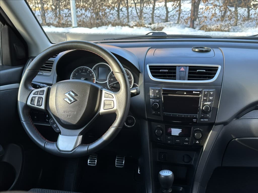 2012 Suzuki Swift - 19