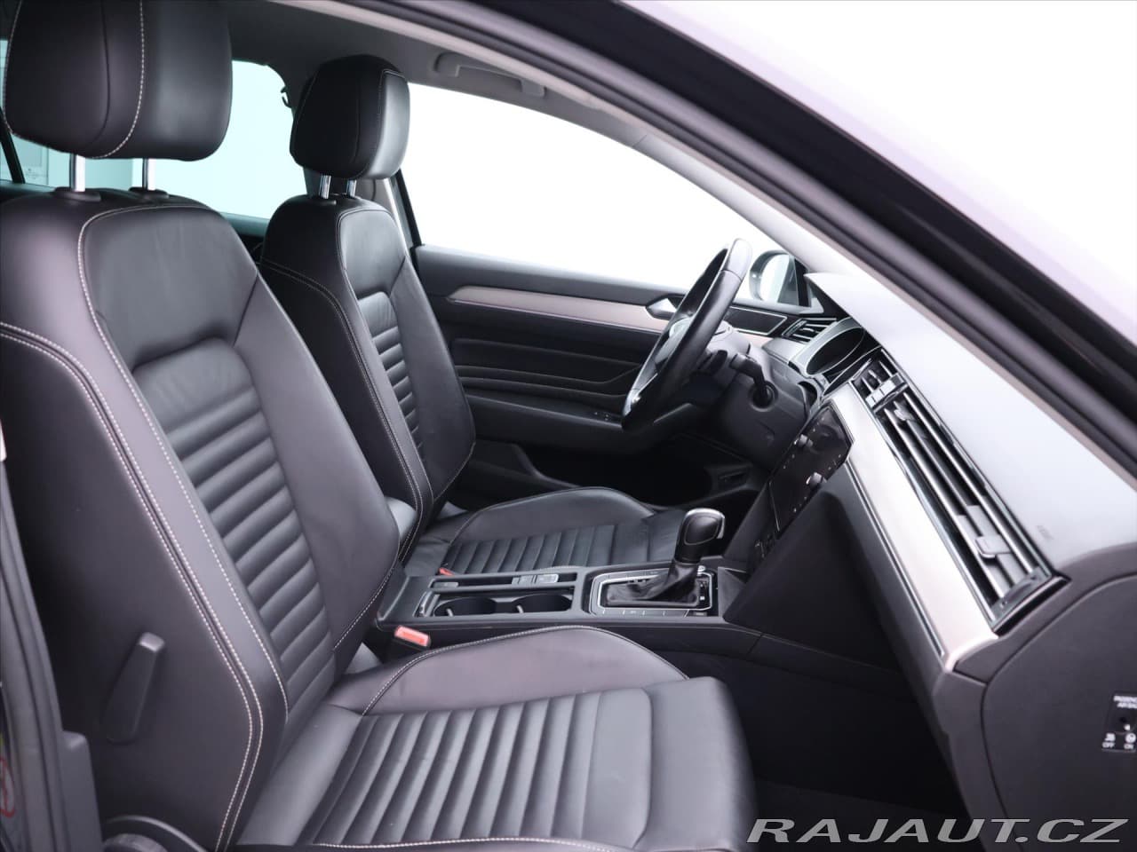 2020 Volkswagen PASSAT - 11