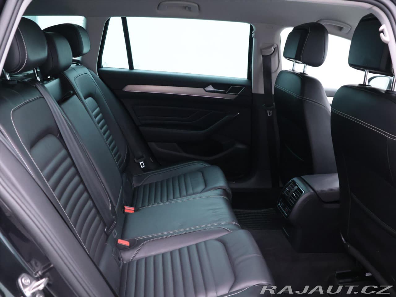 2020 Volkswagen PASSAT - 12