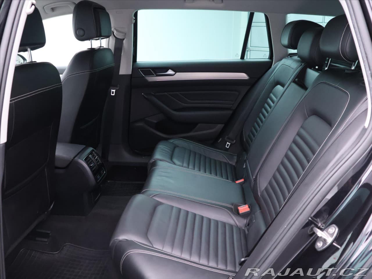 2020 Volkswagen PASSAT - 13