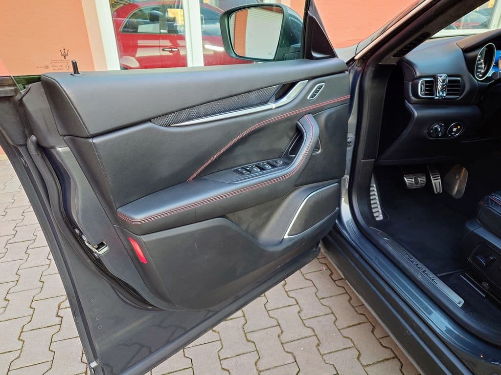 2018 Maserati Levante - 12