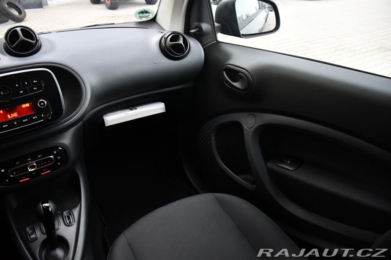 2021 Smart Fortwo - 8
