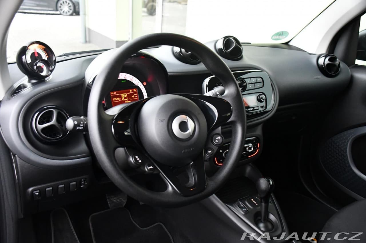 2021 Smart Fortwo - 11