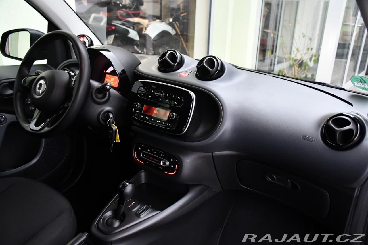 2021 Smart Fortwo - 13