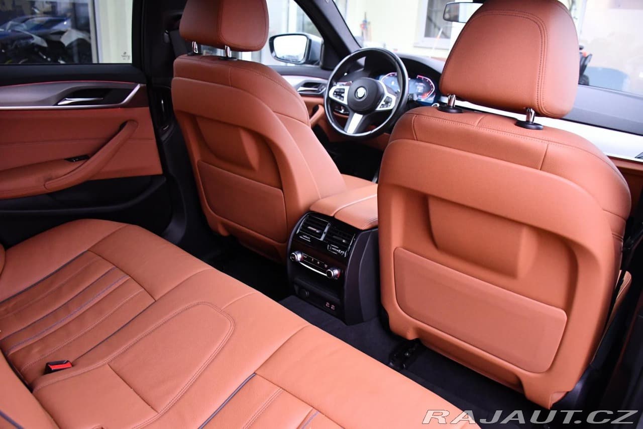 2023 BMW 5-Series - 15