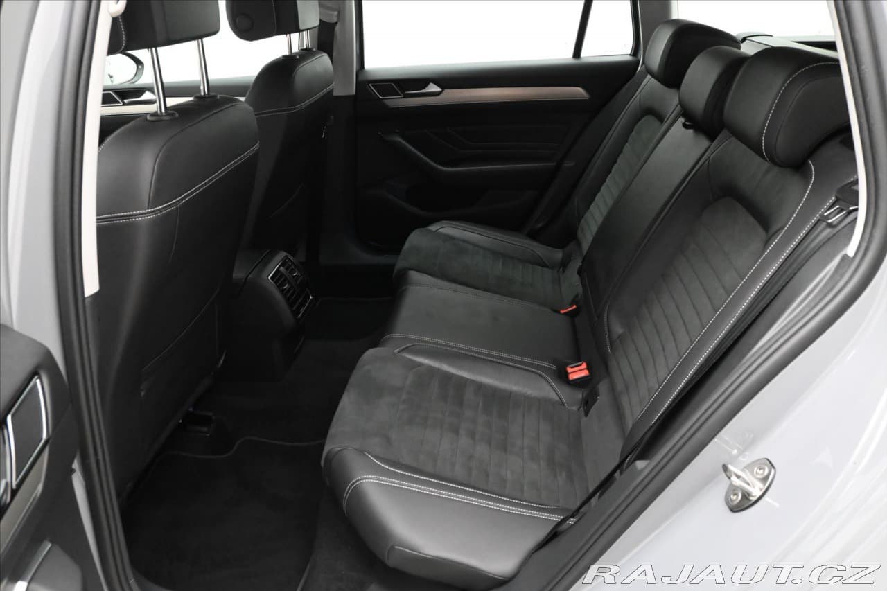 2023 Volkswagen Passat - 14