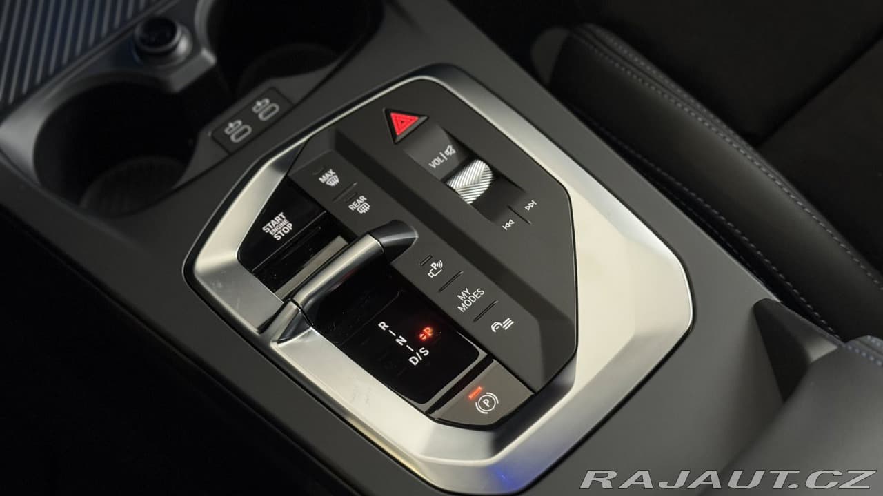 2025 BMW 1-Series - 10