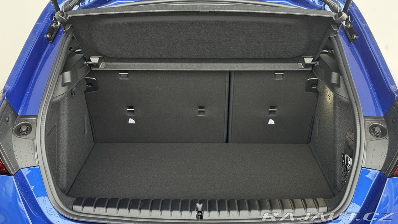 2025 BMW 1-Series - 19