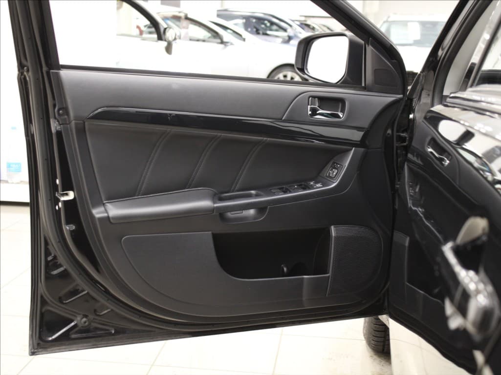 2016 Mitsubishi Lancer - 13