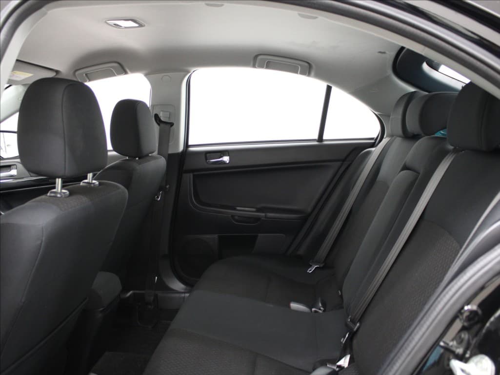 2016 Mitsubishi Lancer - 7